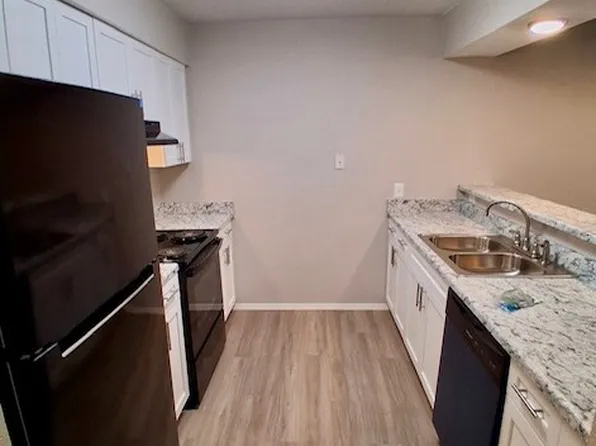 ROLLING HILLS AT ELM CREEK, 11697 E 83rd St N, Owasso, OK 74055