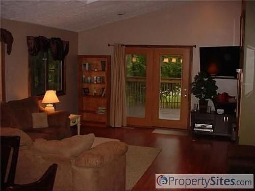 4th image of 2975 Potawamie Dr