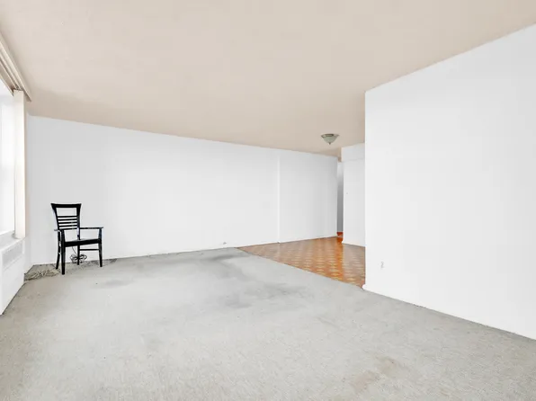 108-05 Astoria Boulevard 6 image 3 of 19