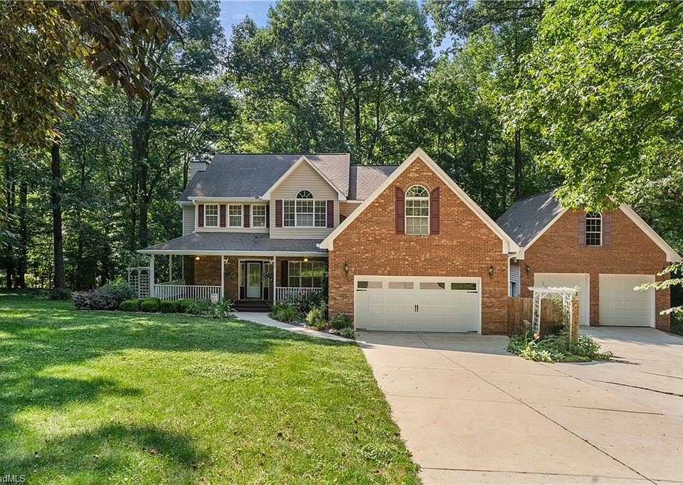1st image of 222 Bear Run Ln