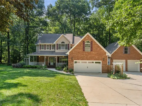 222 Bear Run Ln, Kernersville, NC 27284