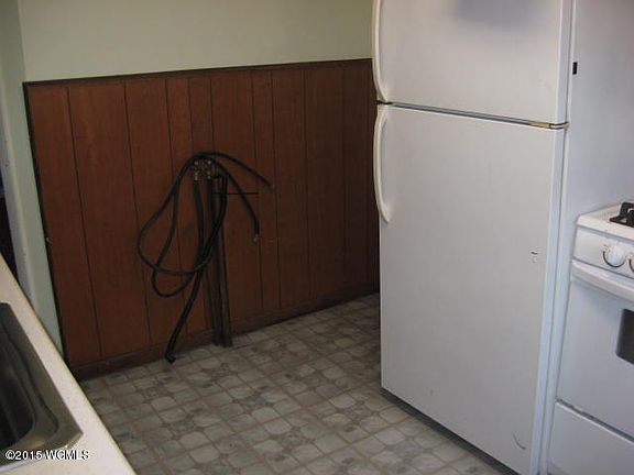 3rd image of 4 Wilmot St