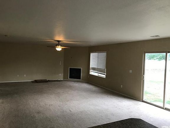 5th image of 654 S Willow Garden Dr
