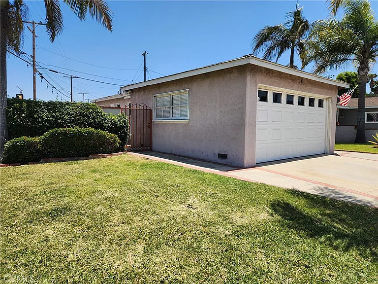 4919 Louise Ave — Photo 4