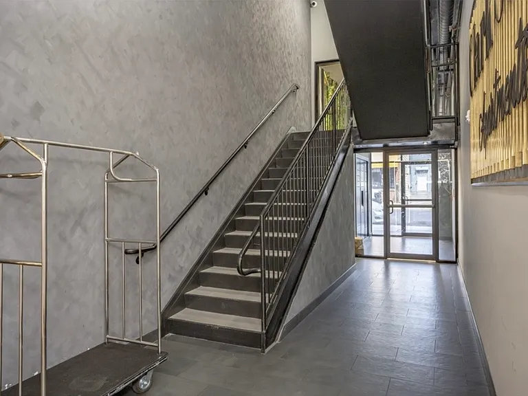 Clark street apartments — Photo 7