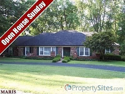 1st image of 16 Clerbrook Ln
