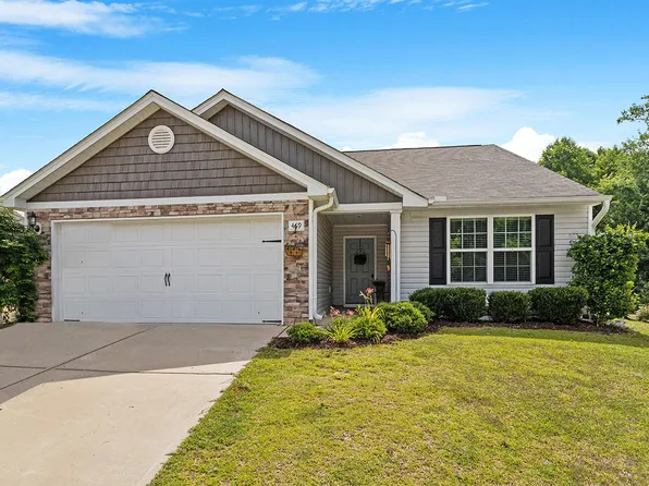 469 Avery Pond Dr, Fuquay Varina, NC 27526