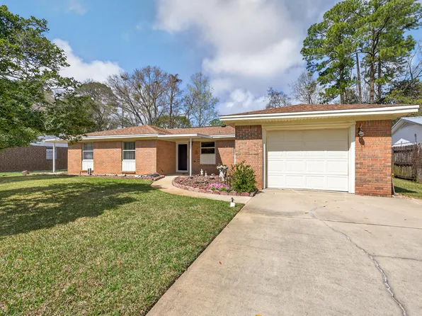 323 Pontevedra Ln, Niceville, FL 32578