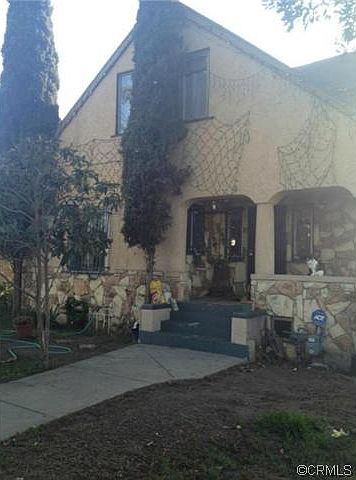 1st image of 2901 S La Salle Ave