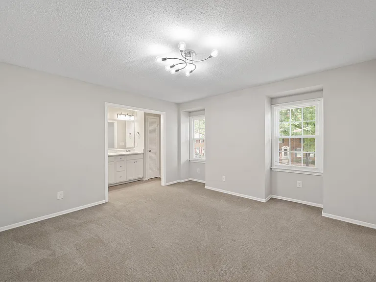 3227 Regents Park Ln #C — Photo 14