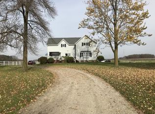 W1924 Schneider Rd, HILBERT, WI 54129