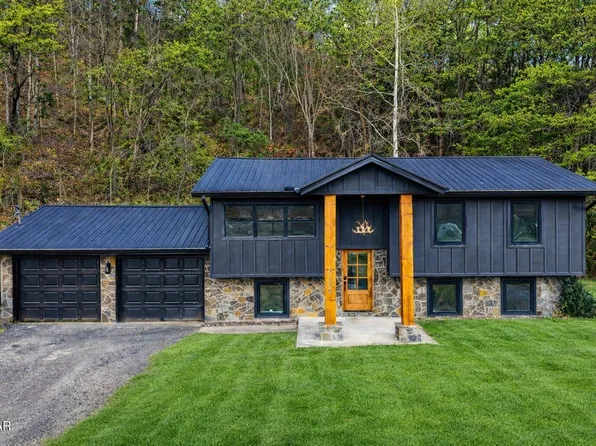 3139 Easy St, Sevierville, TN 37862