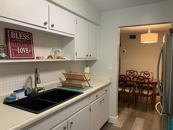 3rd image of 2348 Shelley St APT 8