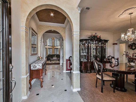 2nd image of 16 Fosters Ct