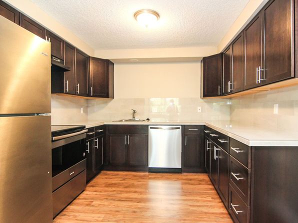 501 SE Davis St #8