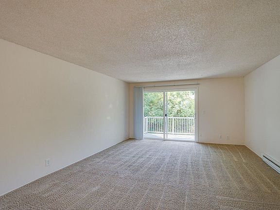 4th image of 1260 Marilyn St SE #2dcbccb82