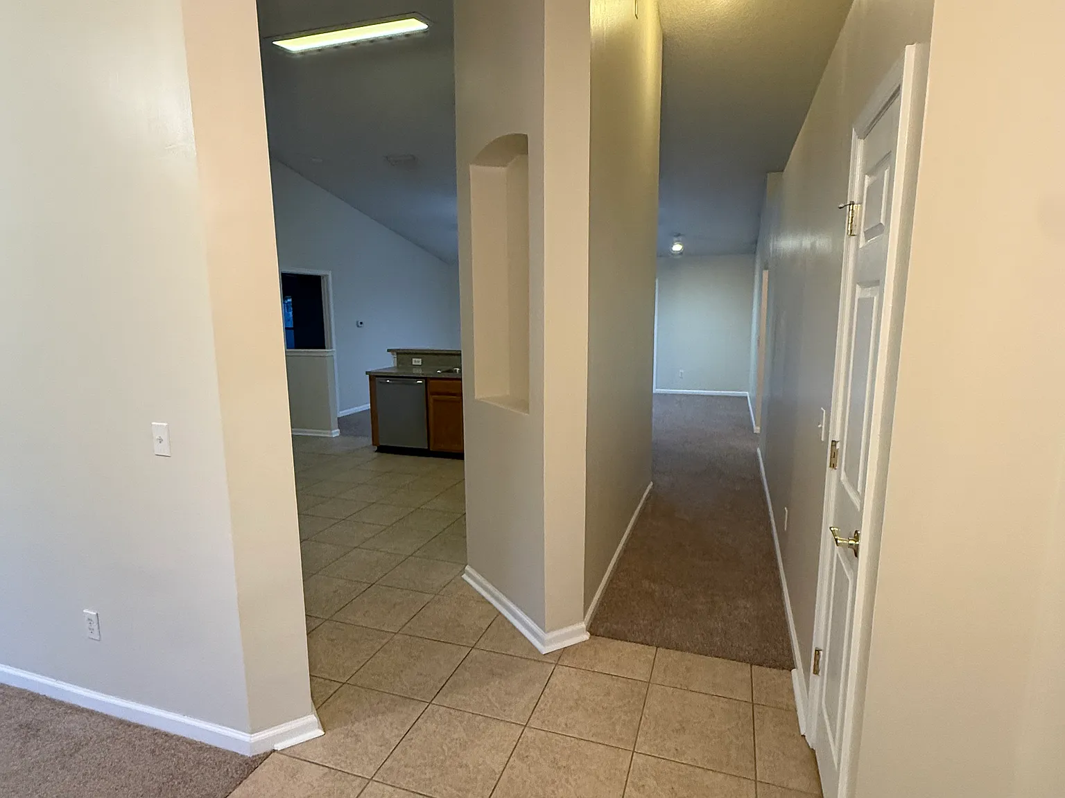 3 bed, 1749 sqft, $2,300 — Photo 2