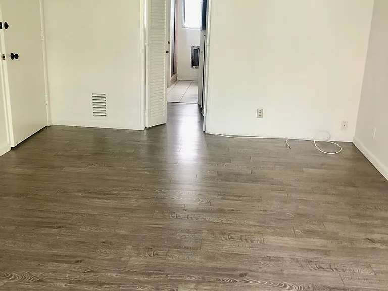 1520 N Hayworth Ave — Photo 29