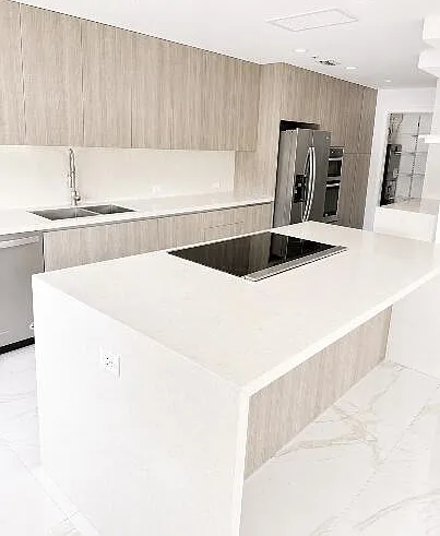 3 bed, 3.0 bath, 2464 sqft, $4,800 — Photo 3