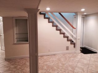 1221 Oakwood Ct, Festus, MO 63028