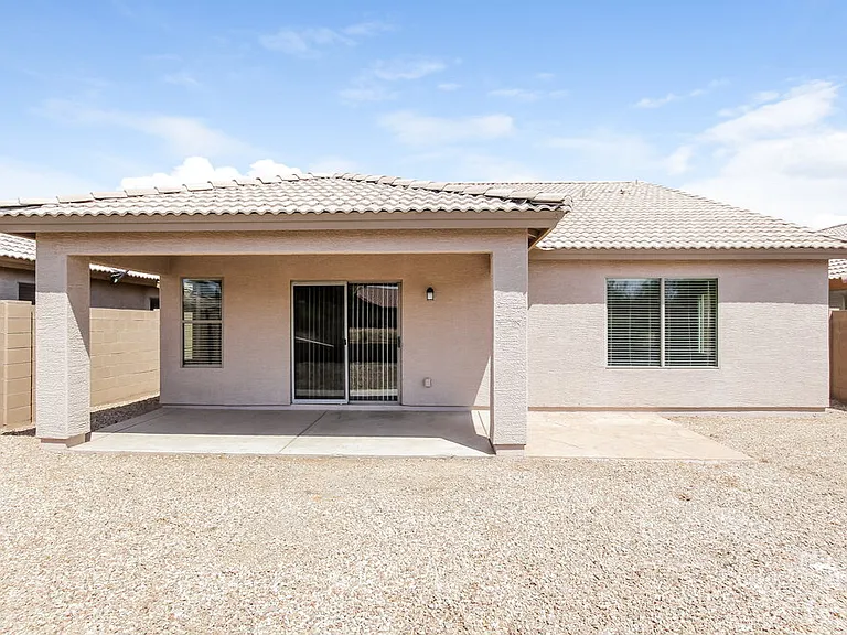 2431 W Gaby Rd — Photo 15