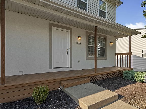 3rd image of 2411 Northampton Dr