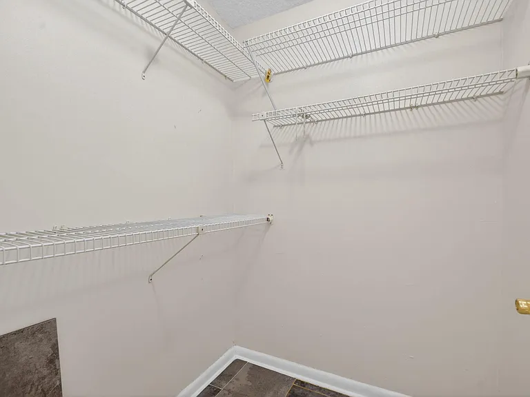 12260 Old Country Rd S — Photo 28