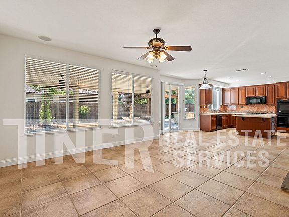 3rd image of 1400 Barnwood Ln