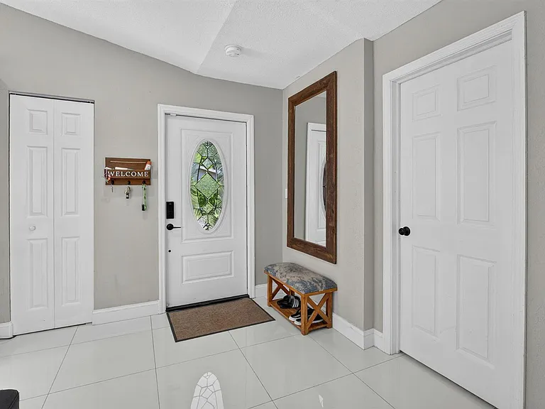 8131 NW 44th Ct — Photo 6