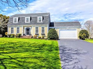 30 Vanderbilt Ln, Portsmouth, RI 02871