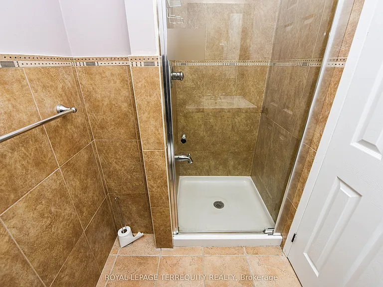 48 Montjoy Cres — Photo 20