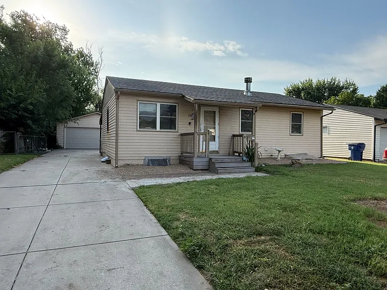 3420 S Bennett Ave — Photo 1