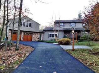 88 Hill St, Topsfield, MA 01983