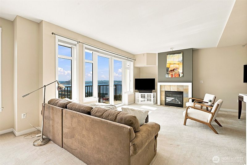 2nd image of 2607 Western Avenue #1002