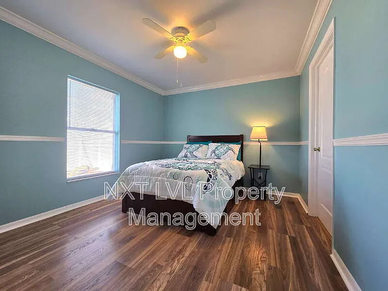 1401 SW Embers Ter — Photo 11