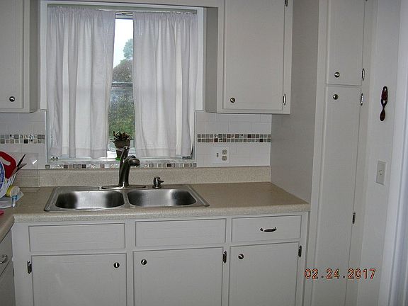 New sink, faucet, backsplash