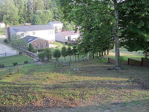 2nd image of 317 Ligonier Ln