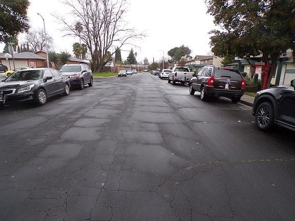 4th image of 1910 Aletha Ln APT 4