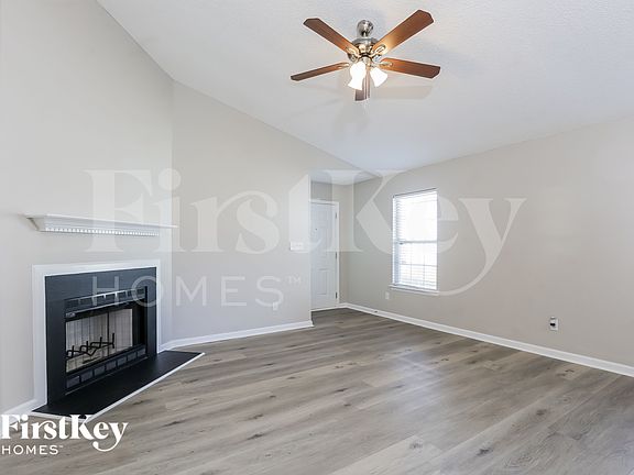 3rd image of 4952 Silverdene St