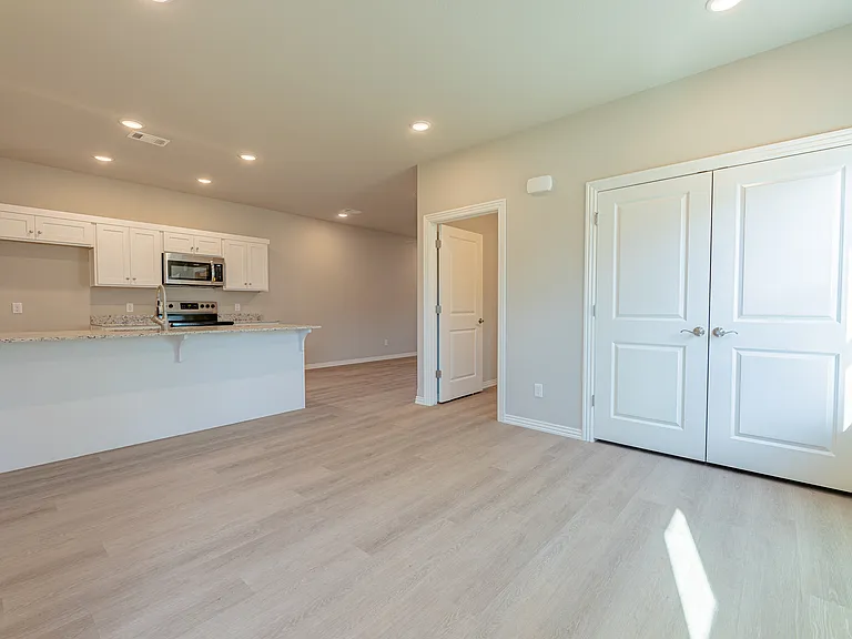 1403 SW Casuarina Dr #1 — Photo 5