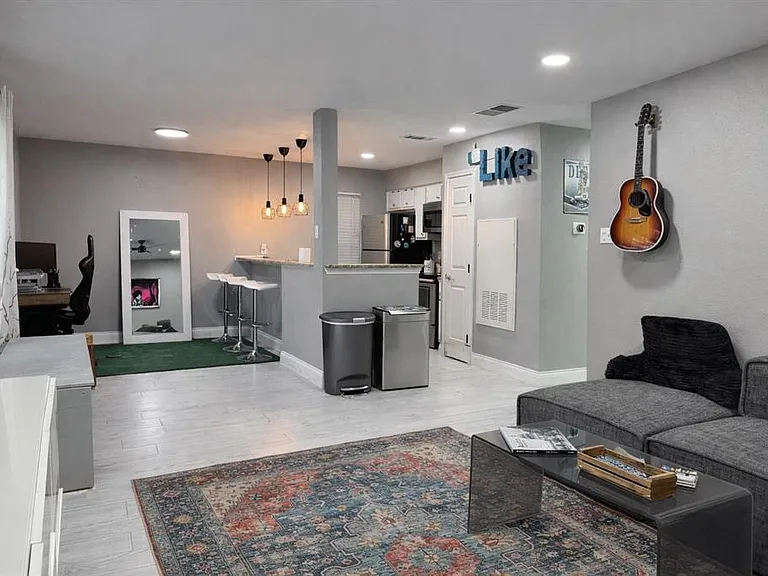 2450 Ashdale Dr #210 — Photo 2