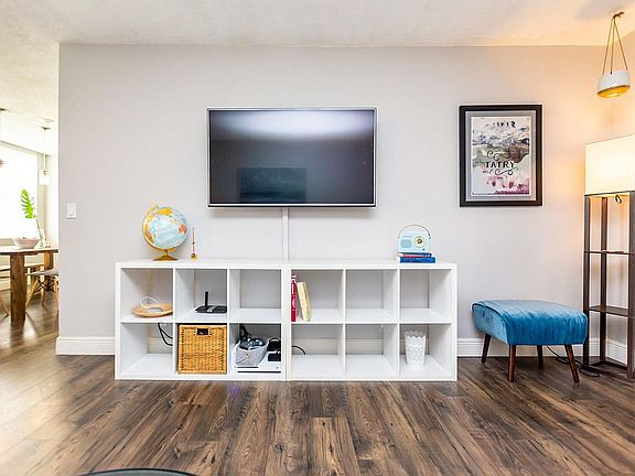 5th image of 9461 Evergreen Pl APT 207