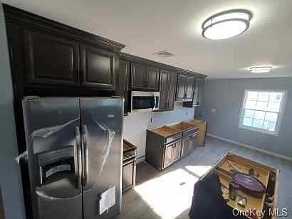 3rd image of 60 Oak St