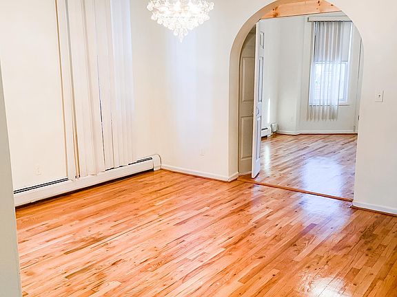 5th image of 908 16th St #1