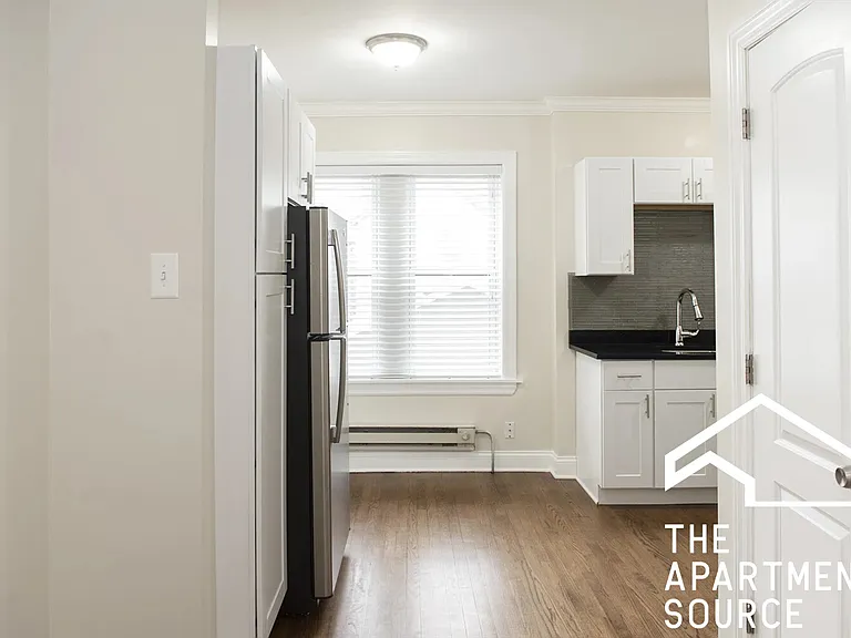 3817 N Greenview Ave #1E — Photo 6