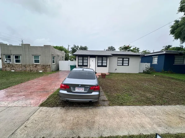 209 SW 5th St, Dania, FL 33004