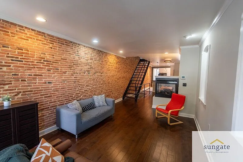 2 bed, 1.5 bath, 1452 sqft, $2,150 — Photo 3