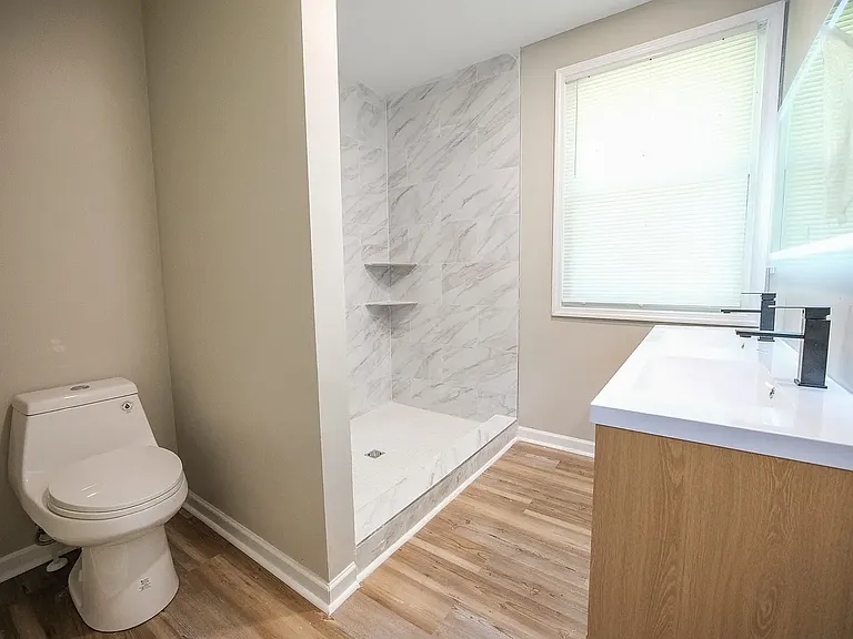366 Wimpole Dr — Photo 5