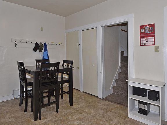 3rd image of 415 N Elm Ave