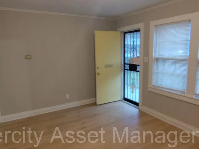 1757 Euclid Ave — Photo 2